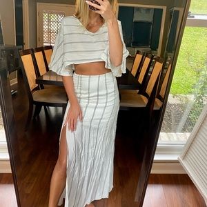 Vici white striped set